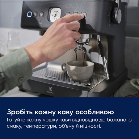 Кавоварка еспресо Electrolux E8EC1-8BP (7157708) Изображение