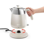 Електрочайник Delonghi KBL 2001 W Зображення
