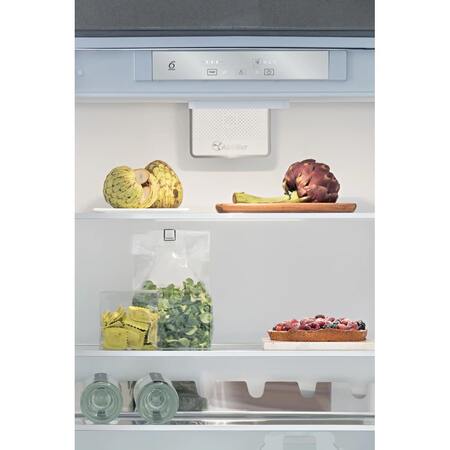 Вбудований холодильник Whirlpool SP40 801 EU Изображение