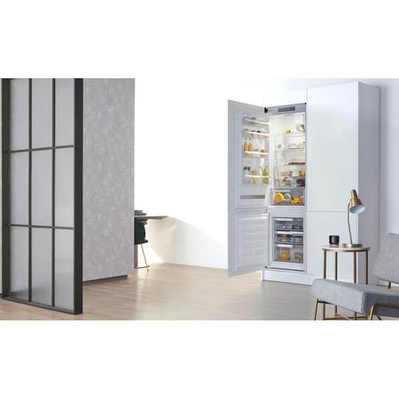 Вбудований холодильник Whirlpool SP40 801 EU Изображение